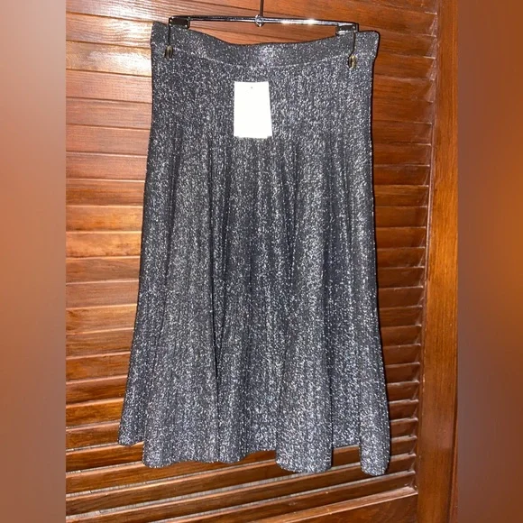 Blk/Silver Sexy & Elegant💕Photos don’t do justice to this glamorous skirt🎁 - Picture 9 of 14